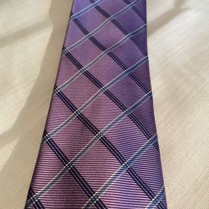 Classic CHAPS mens tie.